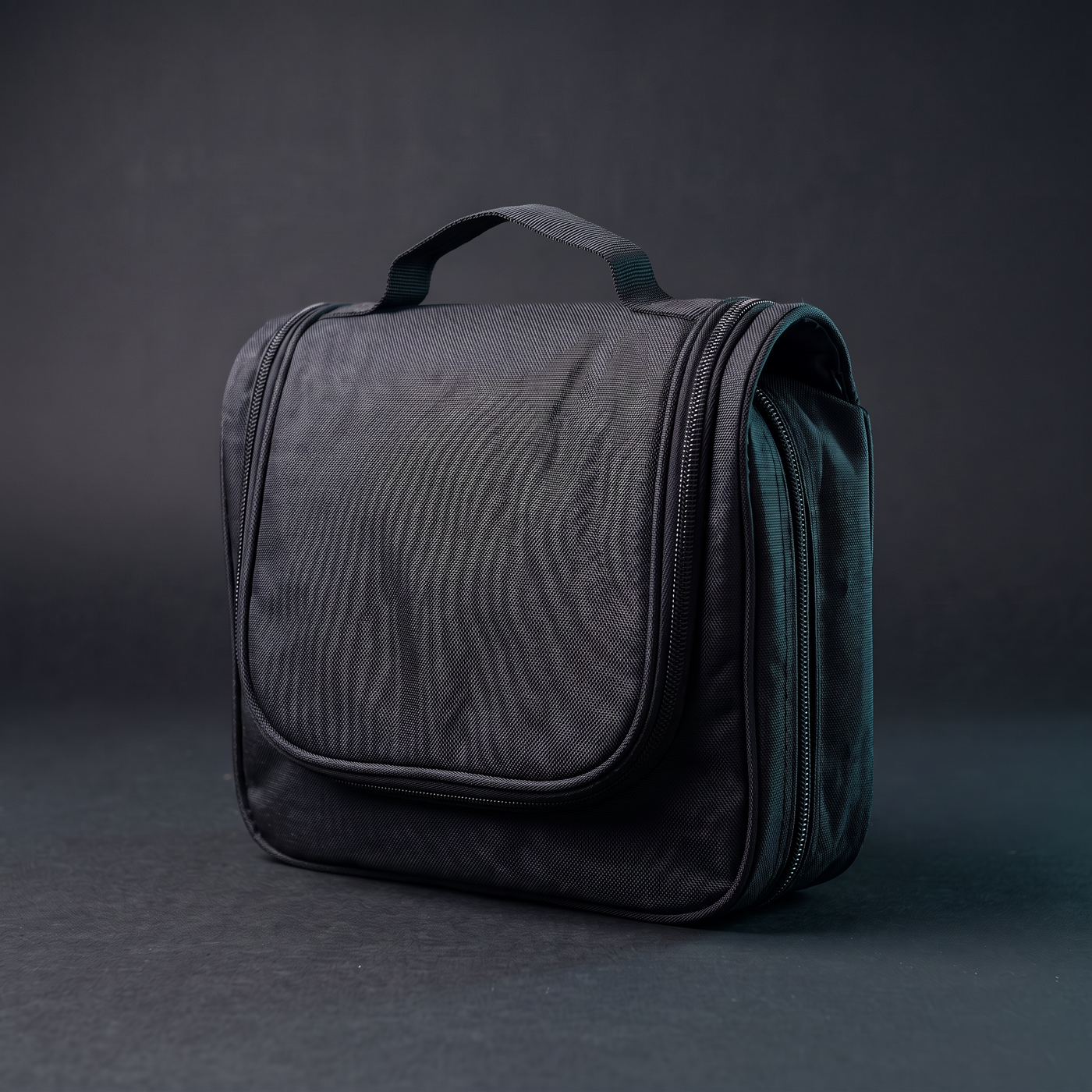Trousse de toilette Voyra — vue trois quarts fermée